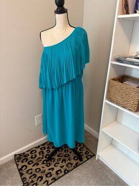 One-Shoulder Beautiful Pleated Women's Dress